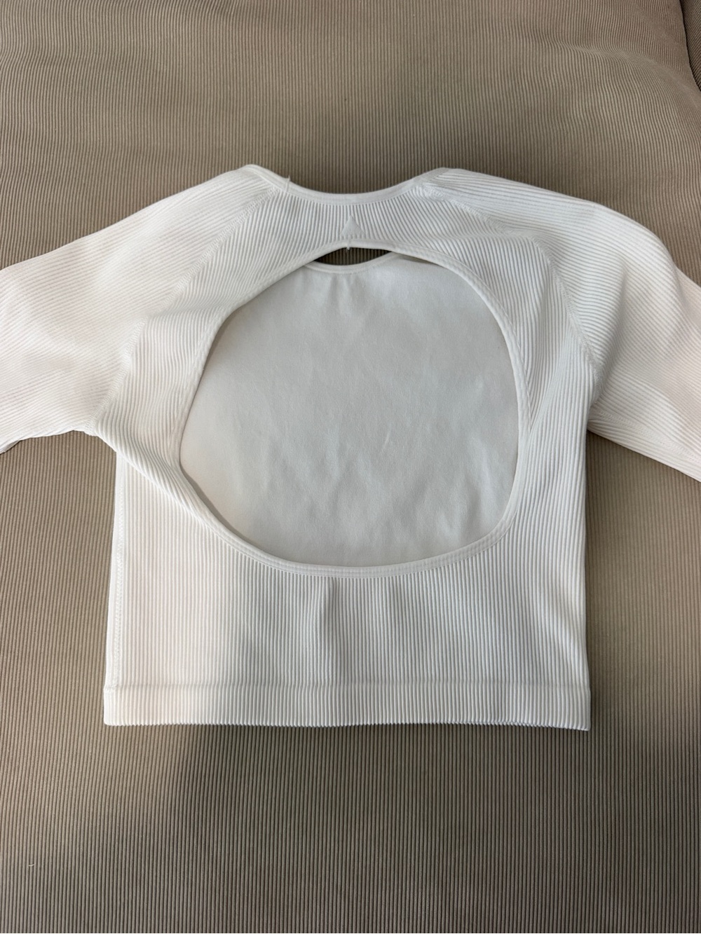 Women’s White Ribbed Long-Sleeve Crop Top - Picture 3 of 4
